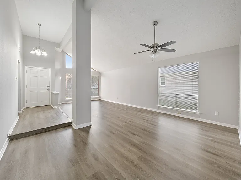 10530 Rippling Fields Dr — Photo 5
