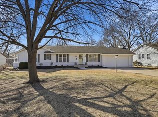 2309 W 104th St, Leawood, KS 66206