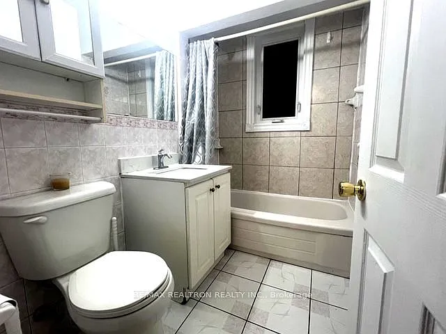 27 Safari St — Photo 13