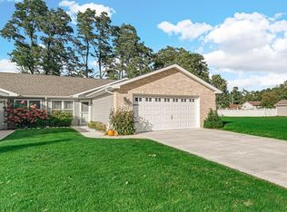 250 Polly Ln, Hobart, IN 46342