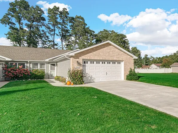 250 Polly Ln, Hobart, IN 46342