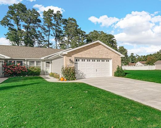 250 Polly Ln, Hobart, IN 46342