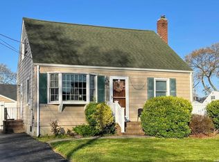 347 N Fulton Ave, Lindenhurst, NY 11757