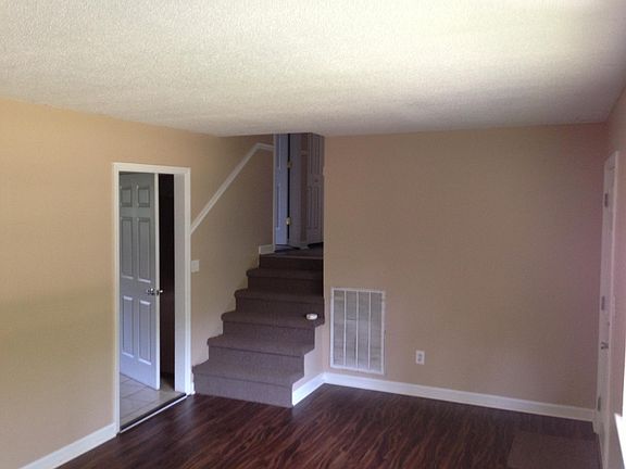 4th image of 231 Headlyn Dr