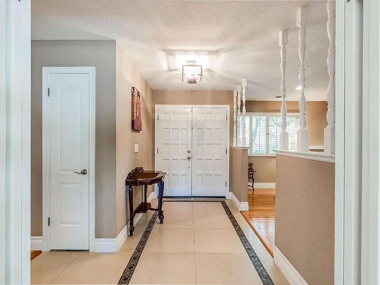 12371 Saraglen Dr — Photo 9