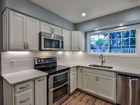 3rd image of 48 Park Pl