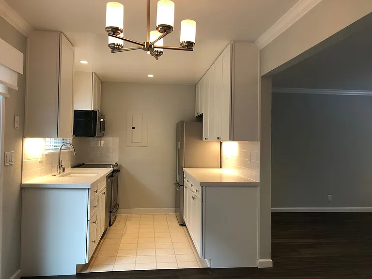 Village Square Townhomes — Photo 32