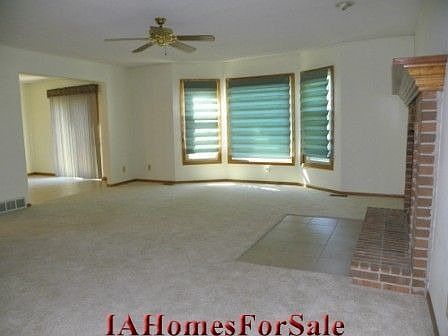 Living Room - new carpet & tile 2008, gas converted FP 2009