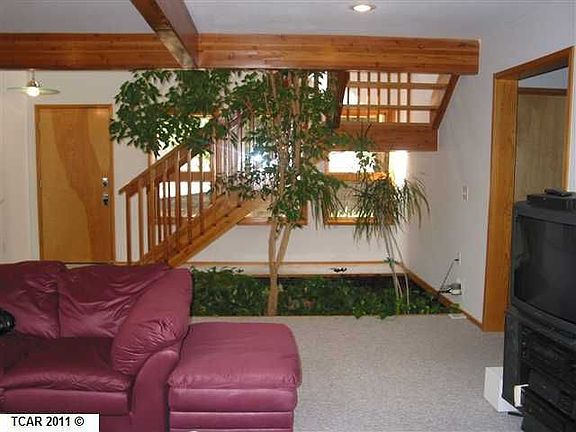 5th image of 20794 Knollcrest Ct