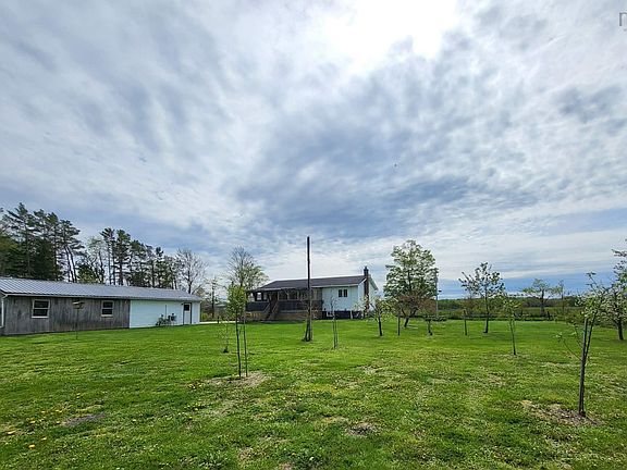 4th image of 302 Fitch Rd