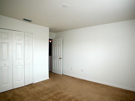 4th image of 2625 Queen Alberta Dr