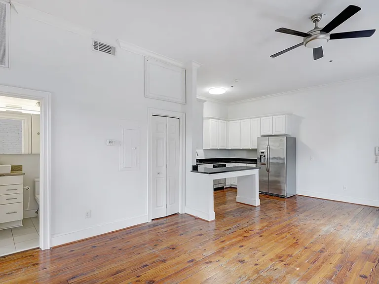 321 W Broughton St #7 — Photo 28
