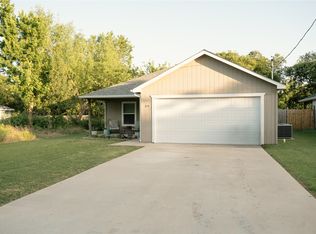 315 W Oak St, Whitewright, TX 75491