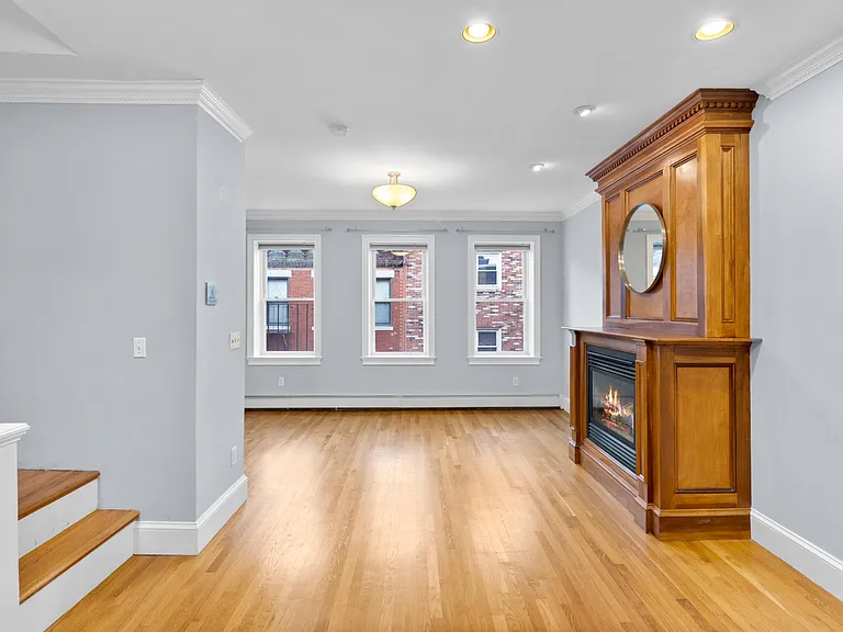 150 Salem St #4 — Photo 2
