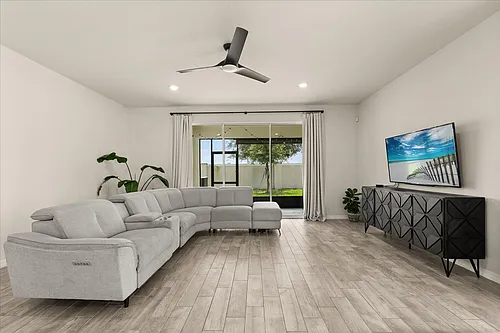 3600 Plainview Dr Photo 1