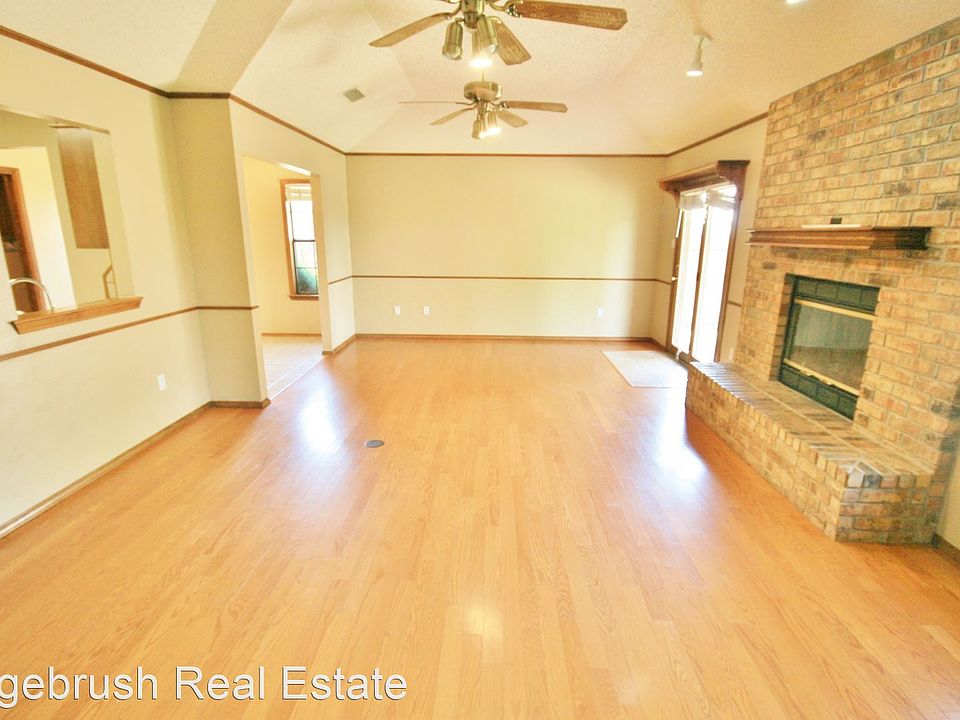 1st image of 128 Wilmington Cir
