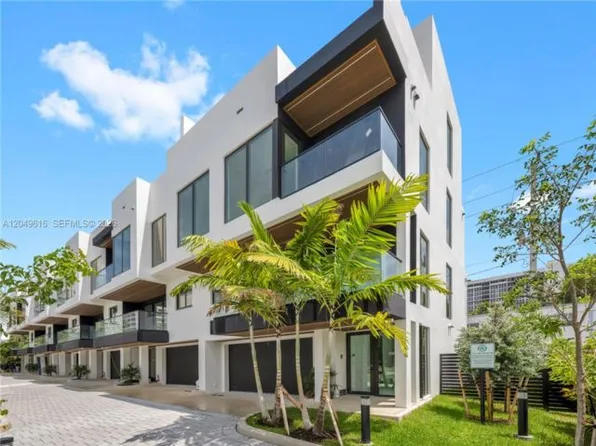 3220 NE 7th St, Pompano Beach, FL 33062