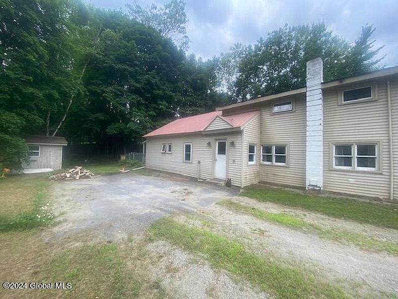 3rd image of 8 Byrd Pond Road
