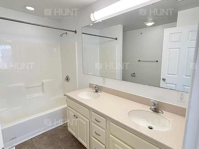 172 Scott Cir — Photo 9