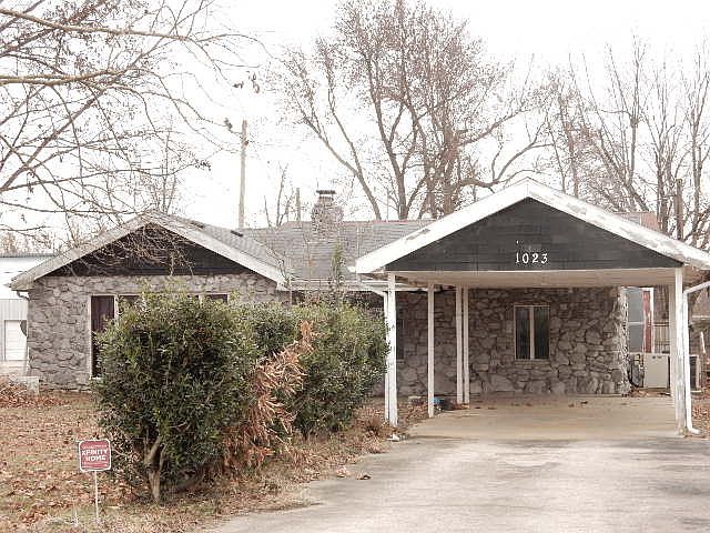 1st image of 1023 Clyde Elrod Ave