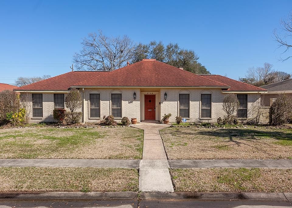 1st image of 2723 Marilyn Ln