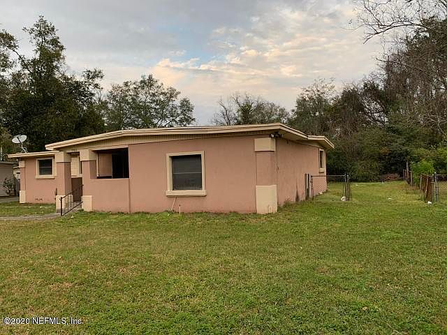 2nd image of 7757 Lake Park Dr
