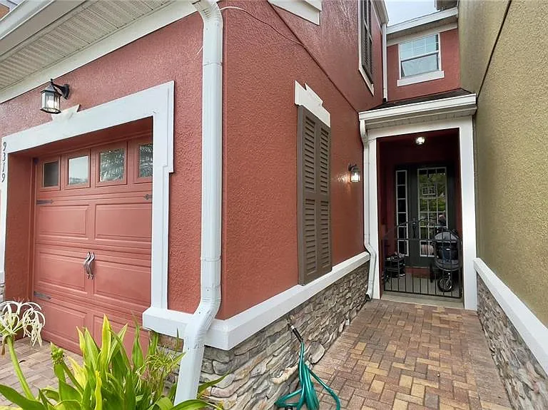 9319 Strongbark Ln — Photo 4