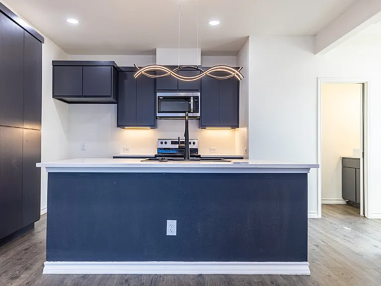 118 Shenandoah St #202 — Photo 11