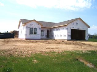 127 Pine Tree Ln, Darien, WI 53114