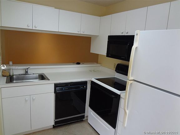 3rd image of 1139 Coral Club Dr #1139