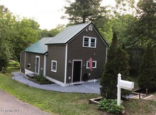 176 Shadowland Cove Rd, Cheshire, MA 01225