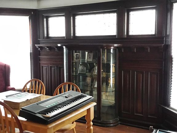 5th image of 703 W Delavan Ave