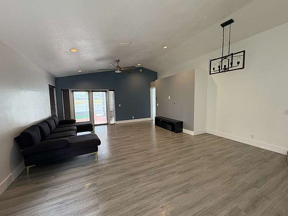 4th image of 1499 Presidio Dr