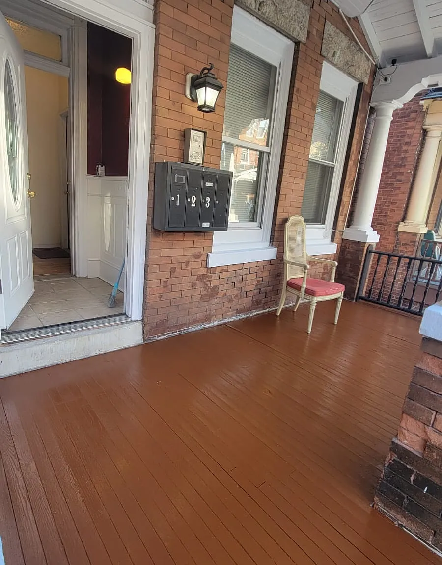 215 Buckingham Pl — Photo 2