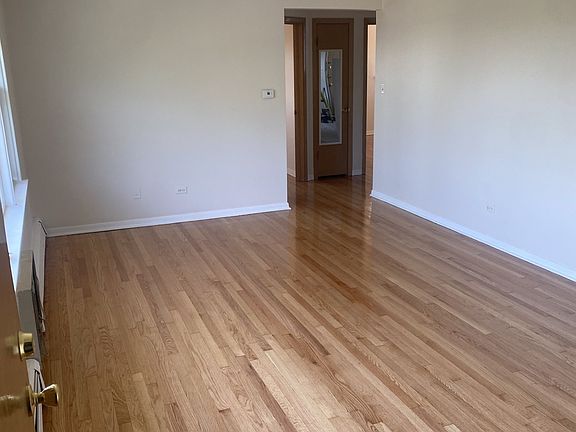 3rd image of 5600 S Narragansett Ave APT 3E