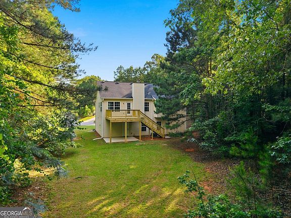 5th image of 210 Coldwater Dr