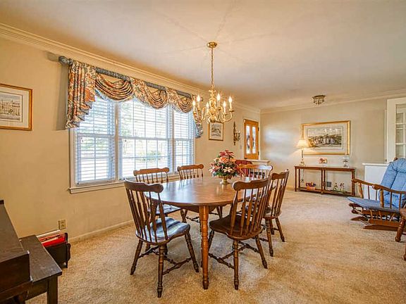 3rd image of 233 Peach Valley Dr