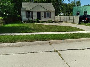 22933 Power Rd, Farmington, MI 48336