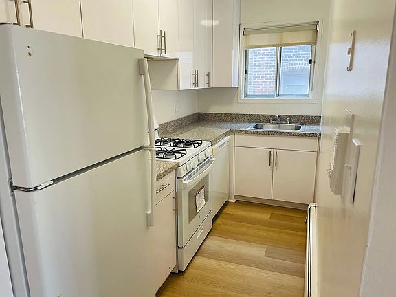 4th image of 4306 63rd St APT 2S
