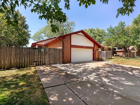 2nd image of 1337 N Denene Ln