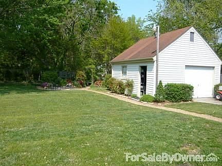 1 & 1/2 car garage
						:
						Large detached garage is heated with plenty of room upstairs for storage.