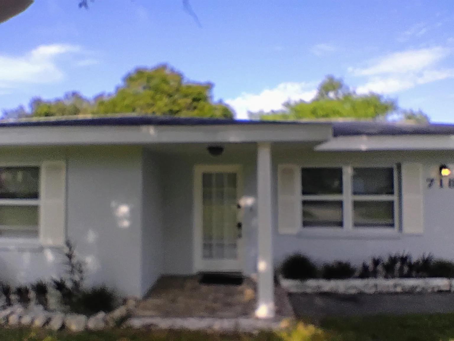 3 bed, 1100 sqft, $2,700 — Photo 2