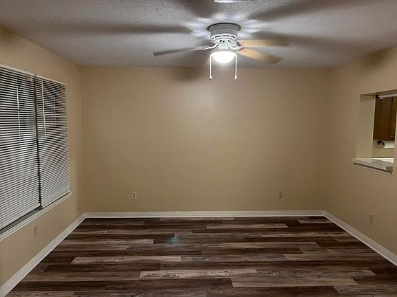 2nd image of 216 1st St SE APT D