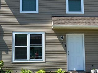 5 Villanova Ct, Sicklerville, NJ 08081