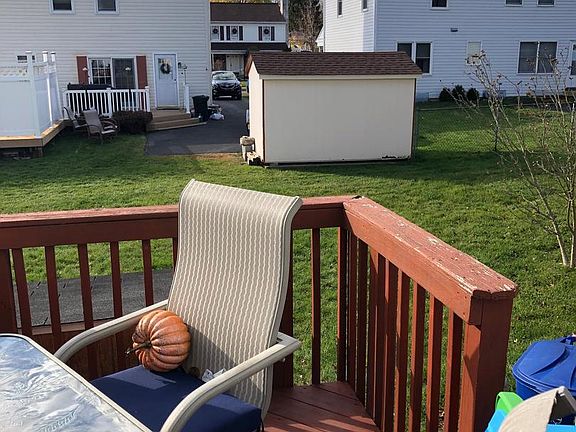 3rd image of 931 Greenhouse Dr