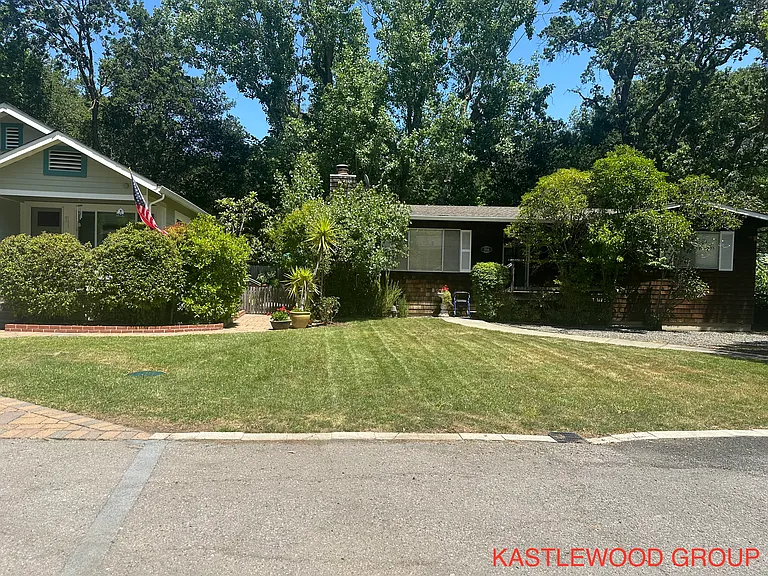 35 Poplar Ave — Photo 20
