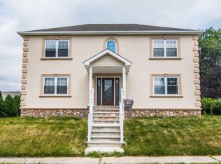 15 3rd St, East Orange, NJ 07017