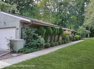 26 Friendship Ct, Red Bank, NJ 07701