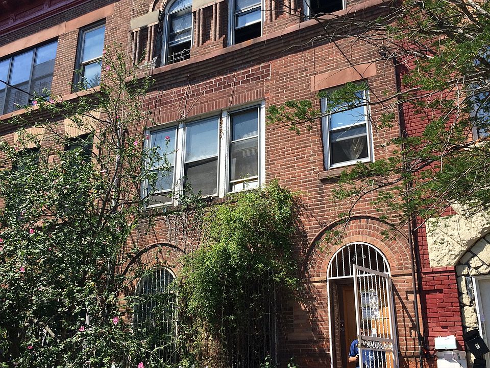 Building Photo 3