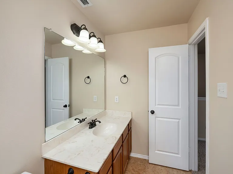 382 Armstrong Ln — Photo 21